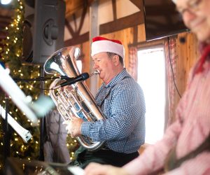 Musical Entertainment at the Aurora Christkindlmarket.