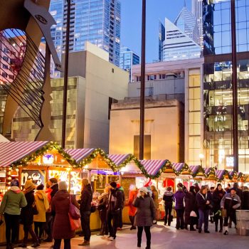 People-Shopping---Christkindlmarket